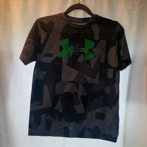 Boys youth under armour t shirt